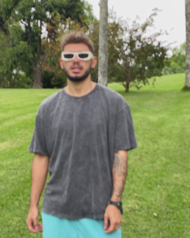 Camiseta gris oversize